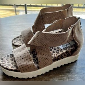 Allie Very G Wedge Sandal